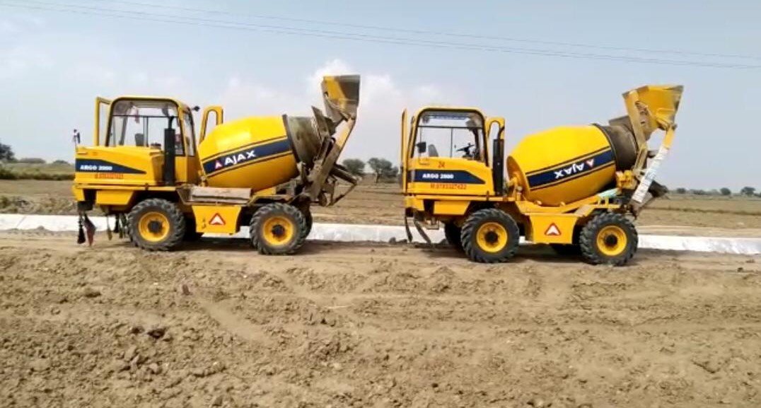 Self Loading Concrete Mixer on Rent in Delhi