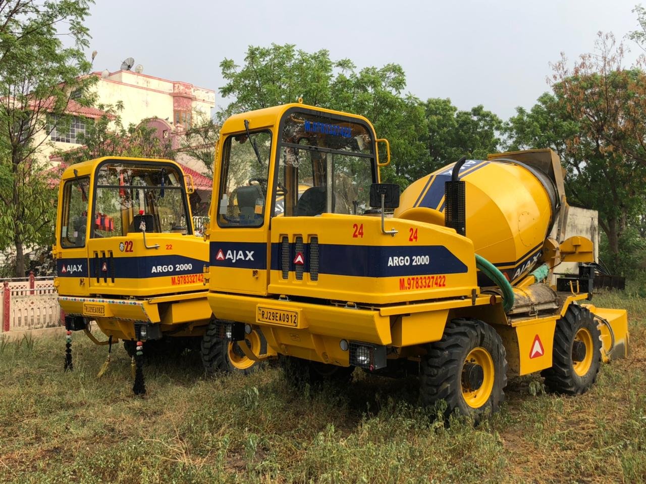 Self Loading Concrete Mixer on Rent in Delhi